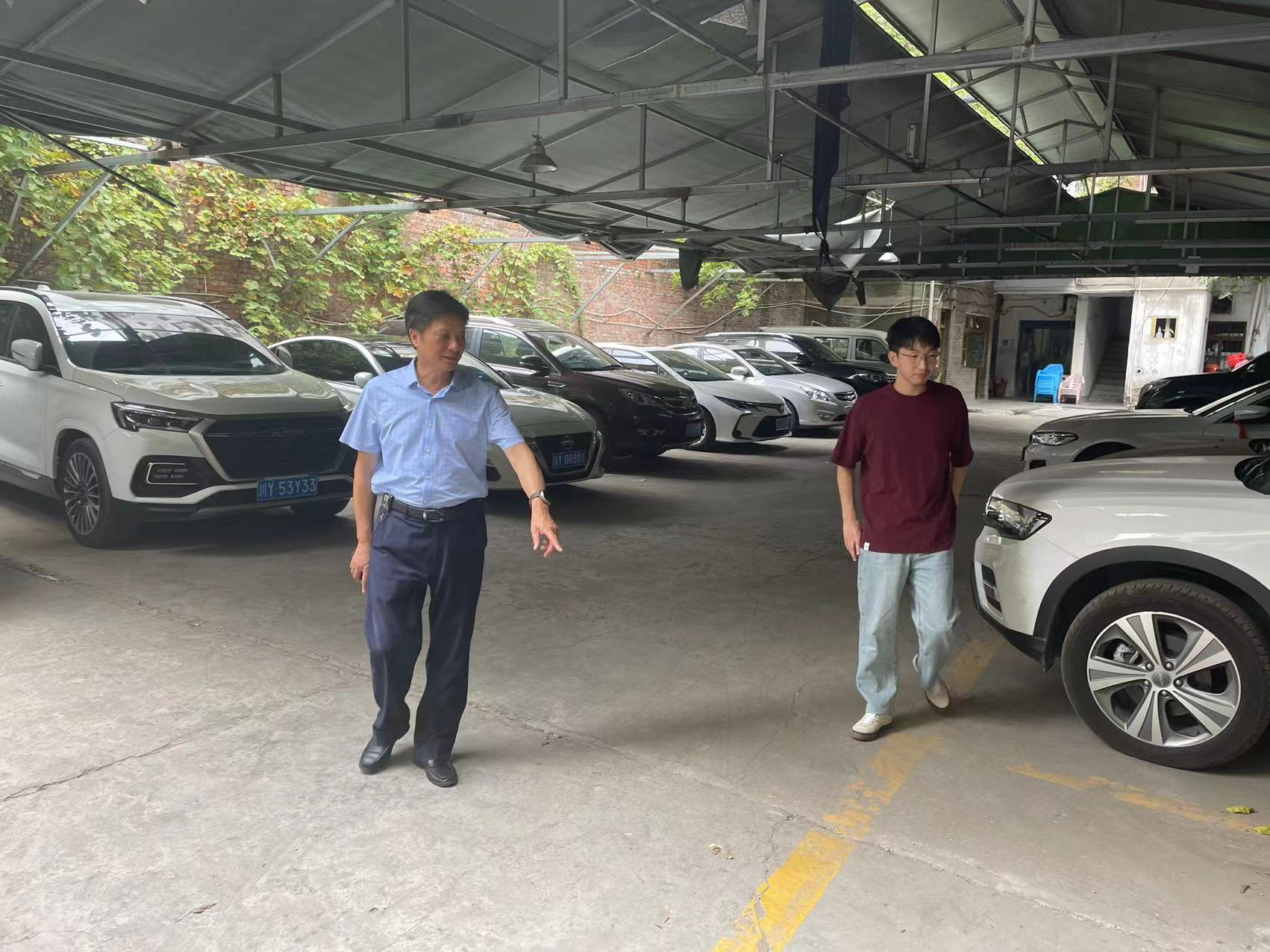 集團黨委書記、董事長許大政深入 “包?！鄙鐓^(qū)開展創(chuàng)文督導工作